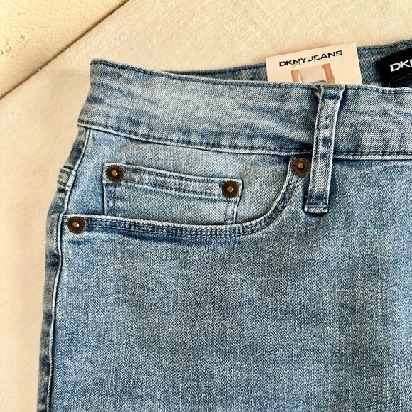 New DKNY Jeans Bermuda Shorts Women's Size 8 Blue Soft Stretch Fabric Coastal - Picture 3 of 15